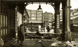 Photo:The days after the market moved from Covent Garden to Nine Elms
