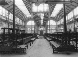 Photo:Jubilee Hall, where the flower market had been. After the market moved, it was left empty during the planning decade.